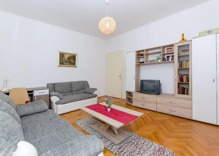 Rita Apartman *